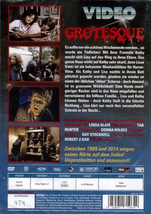"VIDEO GROTESCUE. Tödliches Wochenende. Horror, Spannung. Ungeschnitten. Deutsch, Englisch. 89 Minuten. Limitierte Auflage."