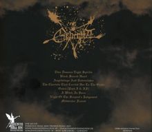 Ein komplexes, schwer lesbares Logo oben, darunter eine Trackliste in goldener Schrift auf dunklem Hintergrund.