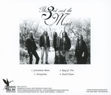 "The 3rd and the Mortal" und vier Songtitel. Schwarz-weißes Foto von sieben bandähnlichen Personen im Freien.