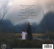 Songtitel: Thank You for the Dance, Rat in the Wall, Divided, Again Into the Night. Frau und Kind vor nebliger Berglandschaft.