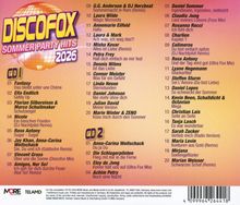 "DISCOFOX SOMMER PARTY HITS 2026" groß auf farbenfrohem Hintergrund, zwei CDs mit Titeln und Künstlern, darunter DJs und Schlagersänger.