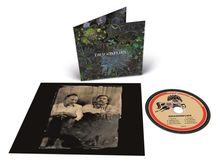 Text "DRAGONFLIES" auf einer kunstvoll gestalteten Hülle. CD mit einem Pferdebild, zehn Songtiteln darunter "Shower", "Ophelia".