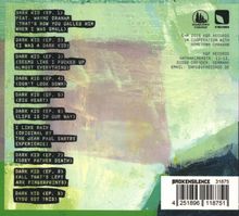 Liste von Songs, darunter: "Dark Kid (Ep. 1)", "Dark Kid (Ep. 5)", "I Like Rain", unterlegt mit abstraktem Kunstdesign.