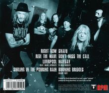 Texte: Right Now, Snafu, Ride the Wave, Don't Miss the Call. Fünf Männer in schwarzer Kleidung, einer hebt die Faust.