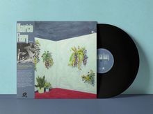 Mauricio Fleury - Revoada. Cover zeigt Wandgemälde mit Pflanzen, rote Fliesen, daneben eine Schallplatte.