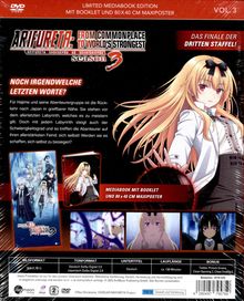 „Noch irgendwelche letzten Worte?“ „Das Finale der dritten Staffel!“ Rotes, animeartiges Cover mit Figuren und Bonusangaben.