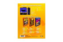 "Oberer Text: RETRO CASSETTE PLAYER. Bild zeigt einen blauen Kassettenrekorder und drei Kassettenhüllen: 60s, 70s Disco, 80s Hits."