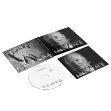 Cover mit Text: "Peter Hammill, In Translation," Porträt eines älteren Mannes und eine CD mit "TEARS".