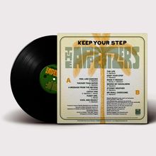 KEEP YOUR STEP, THE HIPPERS. 
Trackliste A: Feel Like Dancing, Thicker Than Water. 
B: The Life, Keep Your Step. 
Langspielplatte.