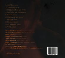 Trackliste mit Titeln und Längen, Musiker und ihre Rollen, Barcode unten rechts auf dunklem Hintergrund.