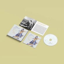 CD mit Cover "Irene Schweizer Piano Solo", Buch mit Text und Foto einer Person am Piano.
