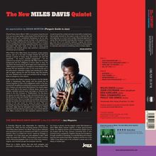 "The New MILES DAVIS Quintet" in fetter roter Schrift. Bild: Miles Davis spielt Trompete. Beige, schwarze und rote Texte.