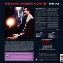 THE DAVE BRUBECK QUARTET Time Out. Beschriftung mit Text über das Album und seine Musiker. Foto eines Mannes am Klavier.