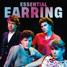 Oben steht "ESSENTIAL EARRING". Vier Männer blicken ernst, mit buntem Licht beleuchtet. 80er-Jahre-Stil.
