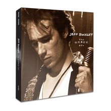 "JEFF BUCKLEY The GRACE EPs" steht auf einem musikorientierten Cover mit einem Mann, der ein Mikrofon hält.