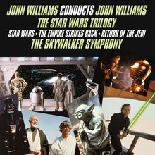 Schrift: "JOHN WILLIAMS CONDUCTS JOHN WILLIAMS THE STAR WARS TRILOGY...". Collage mit Star Wars-Szenen und -Charakteren.