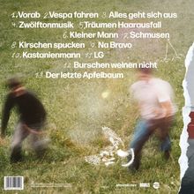 Texte: Vorab, Vespa fahren, Zwölftonmusik. Hintergrund: Unscharfe Figuren in Bewegung auf einer Wiese.