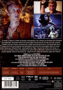 Jo, Ex-Biker mit dunkler Vergangenheit, ist in Moskau Drummer einer Rockband. Szenen aus einem Actionfilm, Explosion im Hintergrund.