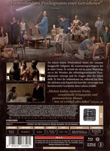 „Formvollendetes Psychogramm einer Getriebenen“ steht oben. Menschen in verschiedenen Posen in einem Raum.