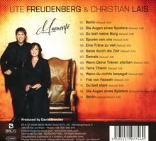 "Momente" von Ute Freudenberg & Christian Lais. Eine Liste von Songtiteln. Zwei Personen neben einem Sessel.
