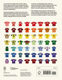 Texte: "A love letter to football shirts and fan culture...", "Featuring hundreds of match-worn shirts...", "Painstakingly researched...", Sport, ISBN 978-1-529-95745-7, £30. Darunter sind viele Trikots in sechs Reihen.