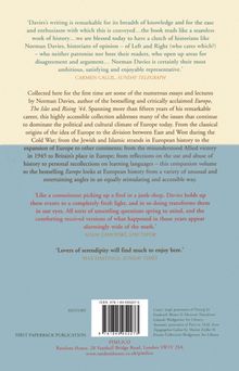 Rezensionen und Zusammenfassungen historischer Essays von Norman Davies, betonen dessen Fachwissen und anregende Perspektive.