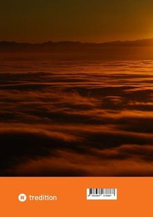 Text: „tredition“ unten links, Barcode rechts. Oben Sonnenuntergang über Wolkenmeer, oranger Himmel.