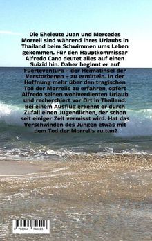 Ein Text erzählt von einem Kommissar, der in Thailand den Tod der Morrells untersucht. Hintergrund ist ein Strand mit Meer.