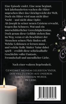 Ein Text beschreibt den Beginn einer neuen Episode. Eine Kerze brennt links unten, rechts Dekor mit floralen Mustern.