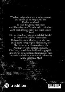 Ein Text beschreibt die Abenteuer eines musikbegeisterten Zeitreisenden aus einem alten Ringbuch. Unten links ist ein Logo.