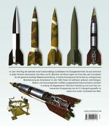 Raketen in verschiedenen Designs, darunter Tarnmuster. Text erklärt die erste Flüssigkeitsrakete von 1942 und ihre Bedeutung.