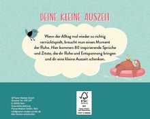 „Deine kleine Auszeit: 80 inspirierende Sprüche für Ruhe.“ Illustration: Vogel auf Wolke, entspannter Mensch auf Sofa.