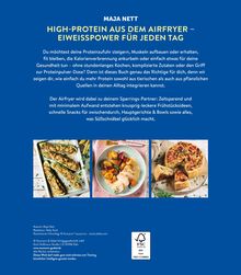 MAJA NETT: HIGH-PROTEIN AUS DEM AIRFRYER. Drei Fotos von Gerichten auf blauem Hintergrund.