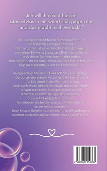 Zitat: „Ich will ihn nicht hassen...”. Beschreibung über Lily Clarke und Micah Rockwell. Hintergrund in Lila-Tönen, unten Herzen.