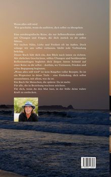 Text über ein Buch zur Selbstreflexion mit Übungen, begleitet von einem Autor. Darunter Foto eines Mannes mit Hut, Hintergrund: Meer.
