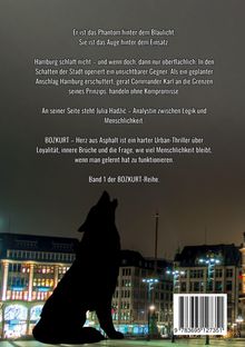 Text zu einem Urban-Thriller über Loyalität und Menschlichkeit. Unten die Silhouette eines heulenden Wolfs und eine Stadtansicht.