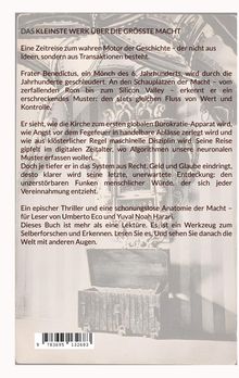 Text über Macht und Geschichte, erwähnt Frater Benedictus und seine Reise. Bild eines alten Raums im Hintergrund.