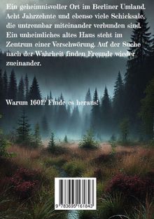 Text über mysteriösen Ort nahe Berlin. Waldszene mit Nebel, Bäume und Barcode unten.