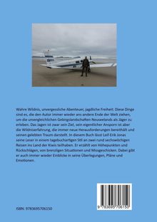 Text beschreibt Abenteuer des Autors in Neuseelands Wildnis. Ein Foto zeigt eine Person neben einem kleinen Flugzeug am Strand.