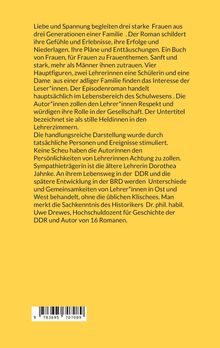 Ein gelber Hintergrund enthält einen Text über einen Roman, der drei Generationen von Frauen begleitet. Unten links ist ein Barcode.