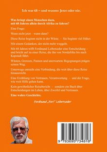 Ein orangefarbener Hintergrund mit weißem Text über eine Reise durch Afrika. Ein Porträt eines älteren Mannes unten links.