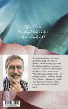 „Alles ist Liebe. Manchmal fühl ich das und manchmal nicht.“ Ein Mann mit Brille lächelt in die Kamera.