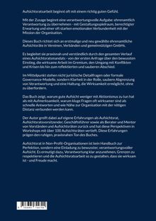 Ein Text erklärt die Wichtigkeit ehrenamtlicher Aufsichtsratsarbeit, betont Klarheit, Verantwortung und wirksame Fragen.