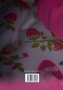 ISBN: 978-3-6957-6093-0. Ein verspieltes Design mit Erdbeeren und Blättern auf einem rosa und weißen Hintergrund.