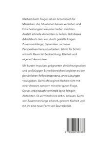 "Klarheit durch Fragen" erklärt ein Arbeitsbuch, das durch gezielte Fragen Klarheit und Perspektiven bietet. Darunter ein Barcode.