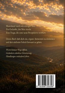 Text: Gedanken inspirieren und ermutigen zu neuen Perspektiven. Panoramablick auf grünes Tal im Sonnenuntergang.