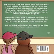 Ein Text auf einer Tafel erzählt von Spinne Ari, die sich im Tier-Internat einsam fühlt. Zwei Figuren sitzen davor.