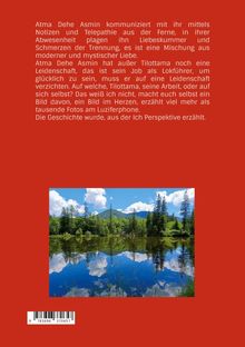 Text beschreibt eine mystische Liebesgeschichte. Darunter ein See mit Bergen und Bäumen, die sich im Wasser spiegeln.