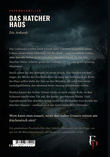 Titel: "Das Hatcher Haus - Die Ankunft". Psychothriller über Neuanfänge und Geheimnisse. Straße in nebliger Waldlandschaft.