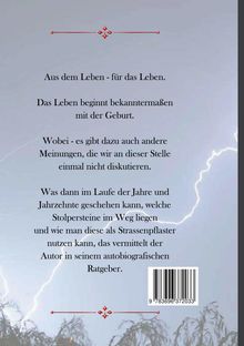 Text: „Aus dem Leben - für das Leben. Das Leben beginnt bekanntermaßen mit der Geburt. Wobei - …“ 

Hintergrund: Blauer Himmel, Zweige, rotes Ornament.